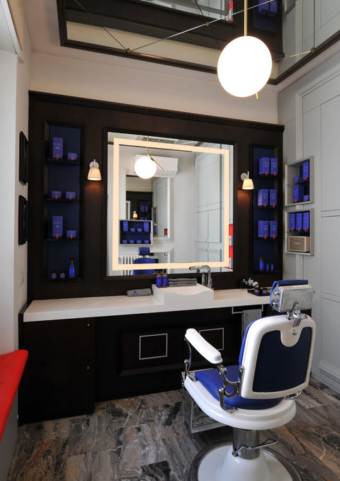 VIA MONTENAPOLEONE, 17 MILANO